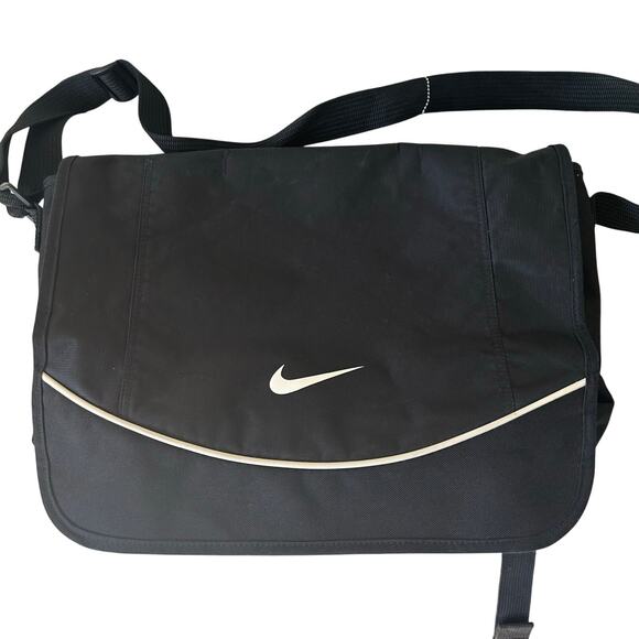 Vintage Nike center swoosh messanger bag 2005 Y2K Laptop crossbody pockets - Picture 1 of 16